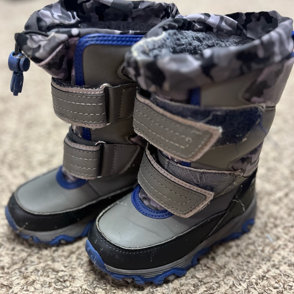 Lands’ End Winter Boots size 8